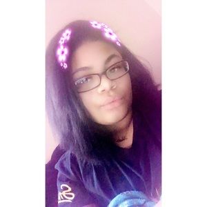 Meet your Posher, Nia